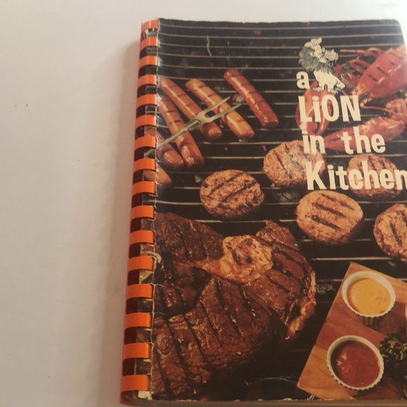 VTG spiral cookbook a Lion in the kitchen - Picture 2 of 7